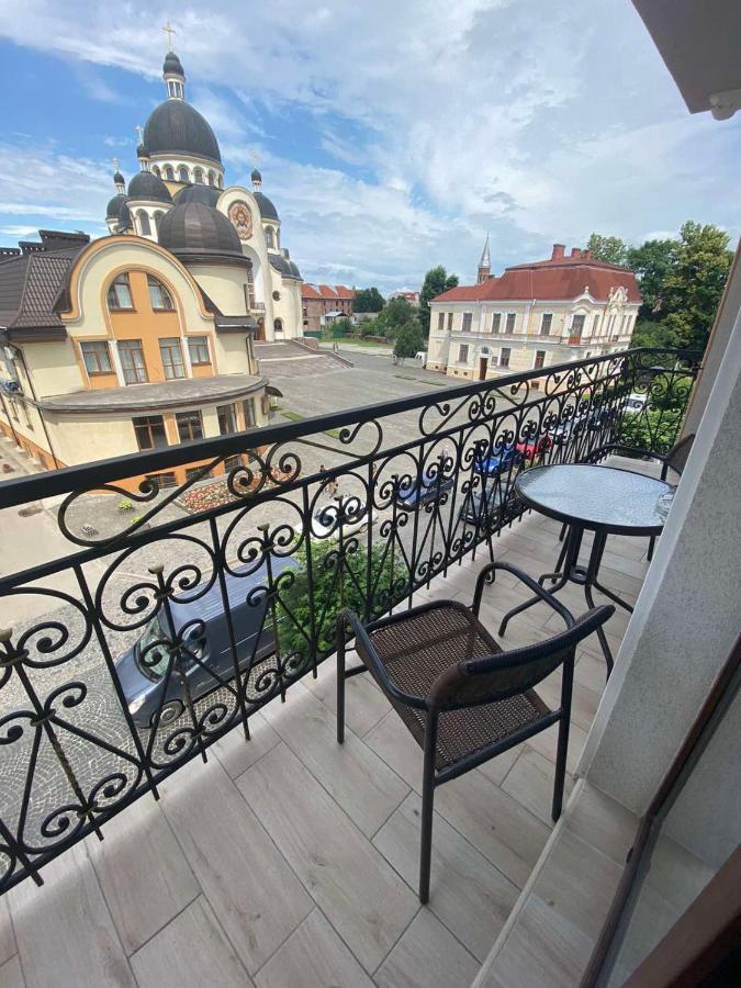 City Centre Apartment Kolomyia Eksteriør billede