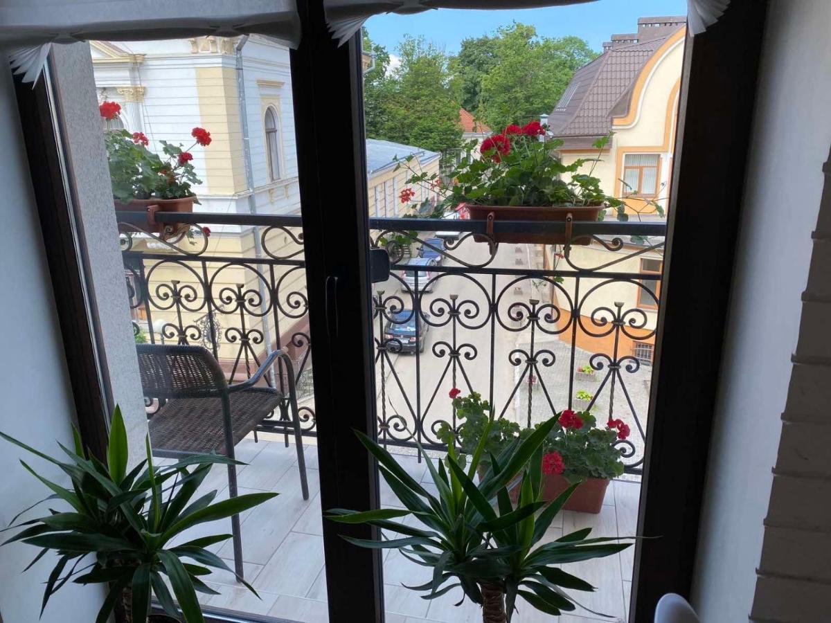 City Centre Apartment Kolomyia Eksteriør billede