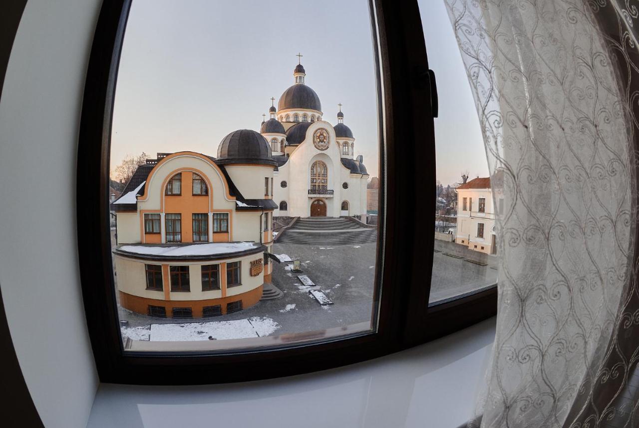 City Centre Apartment Kolomyia Eksteriør billede